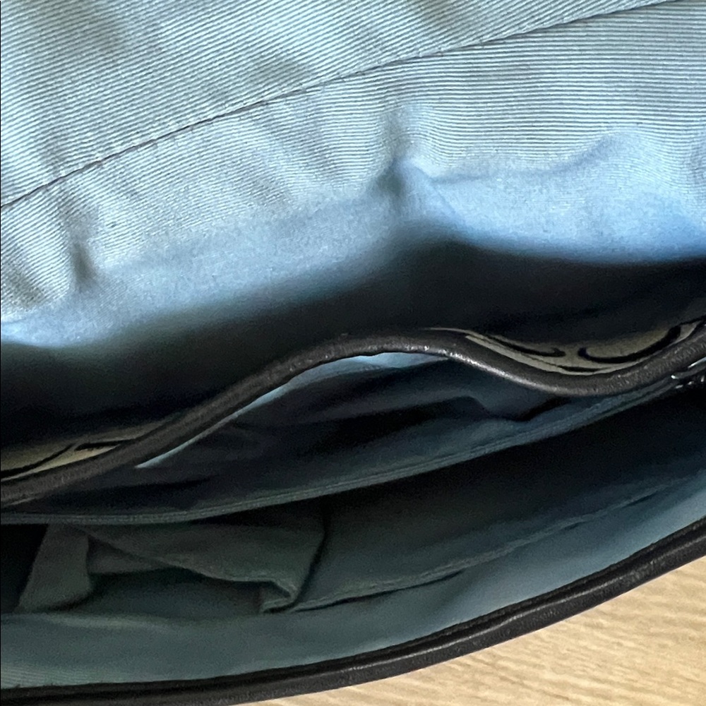 Coach F10425, vintage Soho Shoulder Bag (Y2K era, circa 2006) - Picture 7 of 8